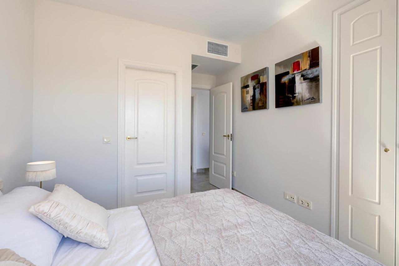 Duquesa Village Apartment - 2 Bed/2 Bath Apartment With Panoramic Sea Views Манилва Экстерьер фото