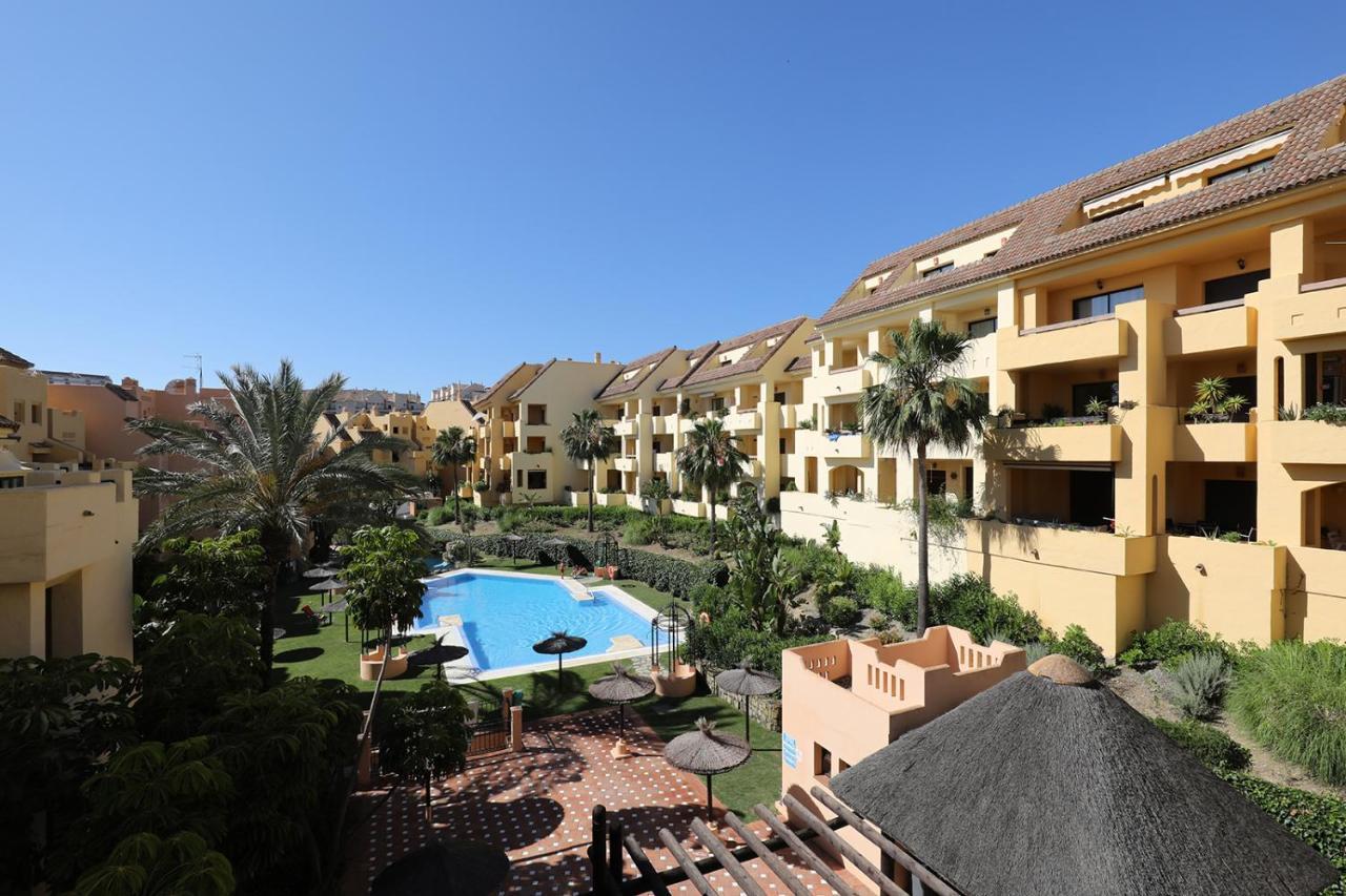 Duquesa Village Apartment - 2 Bed/2 Bath Apartment With Panoramic Sea Views Манилва Экстерьер фото