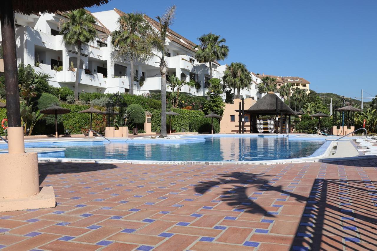 Duquesa Village Apartment - 2 Bed/2 Bath Apartment With Panoramic Sea Views Манилва Экстерьер фото