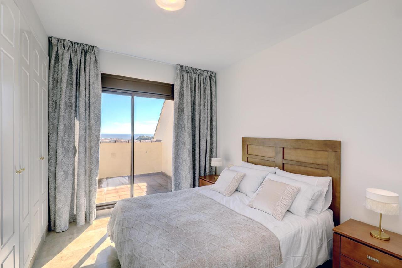 Duquesa Village Apartment - 2 Bed/2 Bath Apartment With Panoramic Sea Views Манилва Экстерьер фото