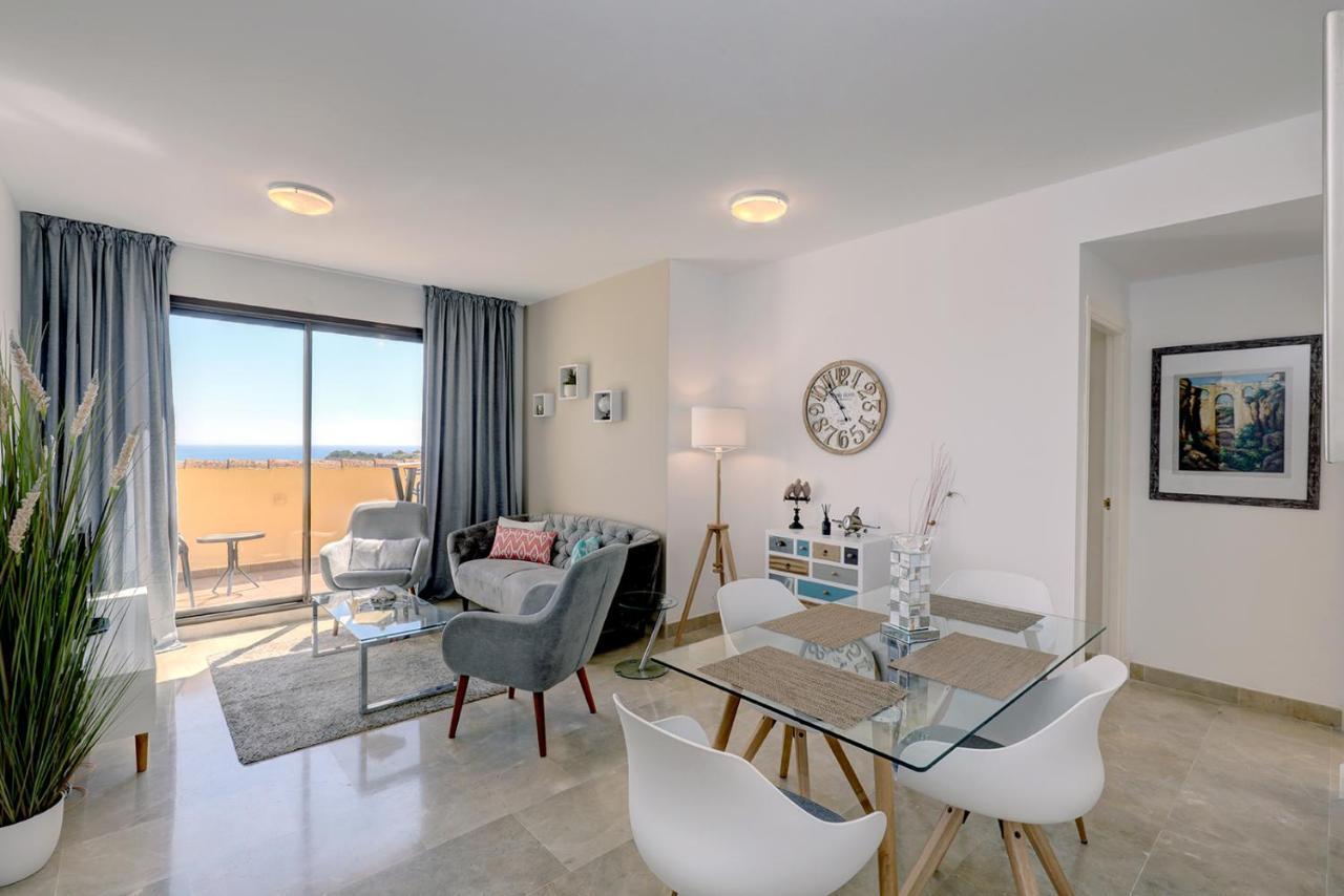 Duquesa Village Apartment - 2 Bed/2 Bath Apartment With Panoramic Sea Views Манилва Экстерьер фото