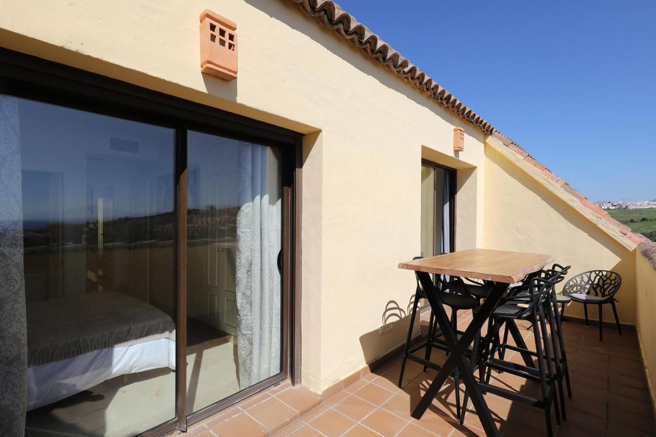 Duquesa Village Apartment - 2 Bed/2 Bath Apartment With Panoramic Sea Views Манилва Экстерьер фото