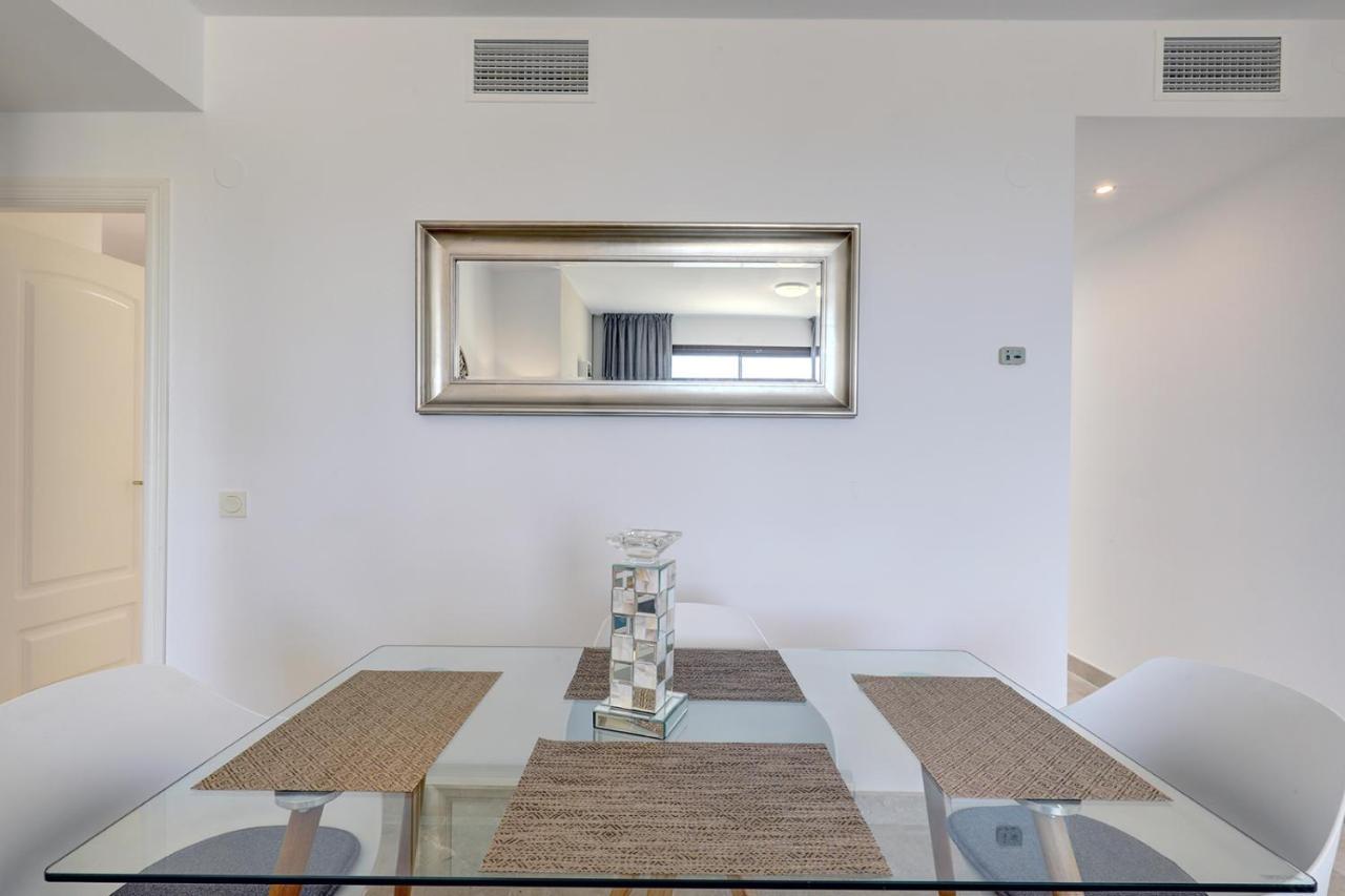 Duquesa Village Apartment - 2 Bed/2 Bath Apartment With Panoramic Sea Views Манилва Экстерьер фото